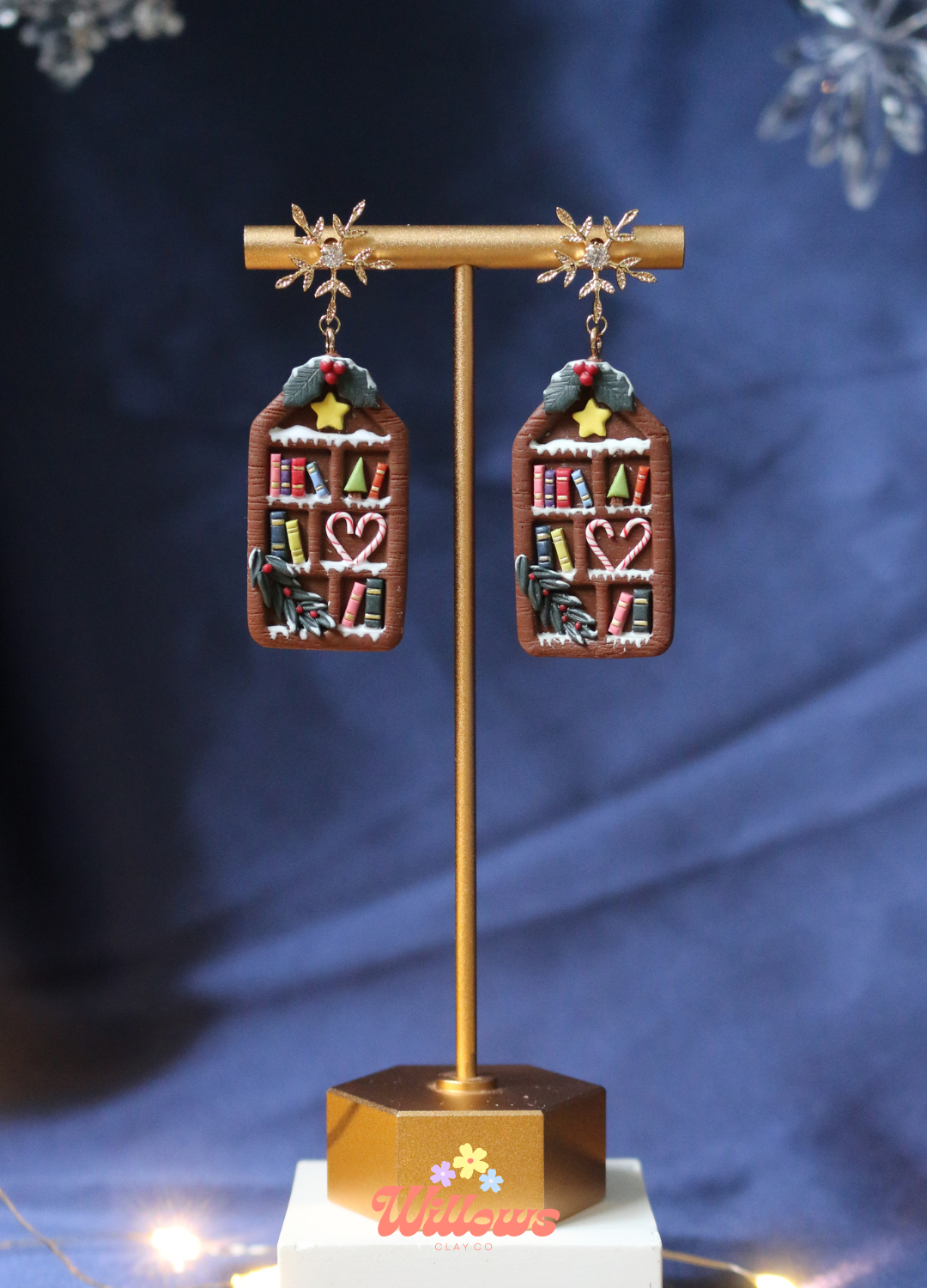 Christmas Bookcase 2